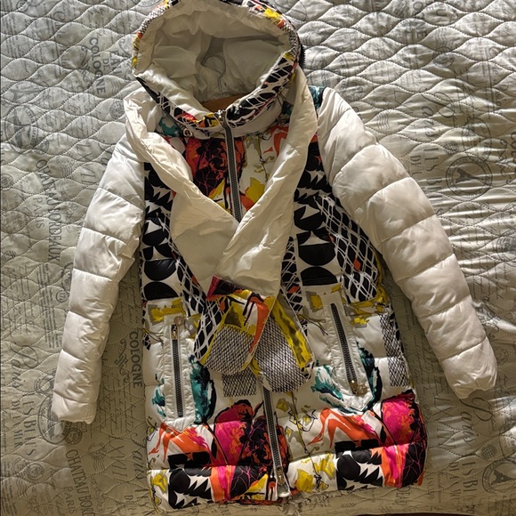 Colorful Patterned Puffer Jacket - Picture 3 of 10